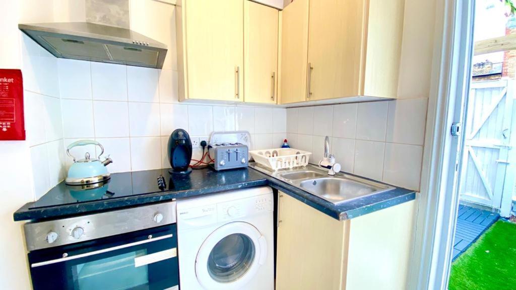 Modern And Cosy Studio Flat لندن المظهر الخارجي الصورة